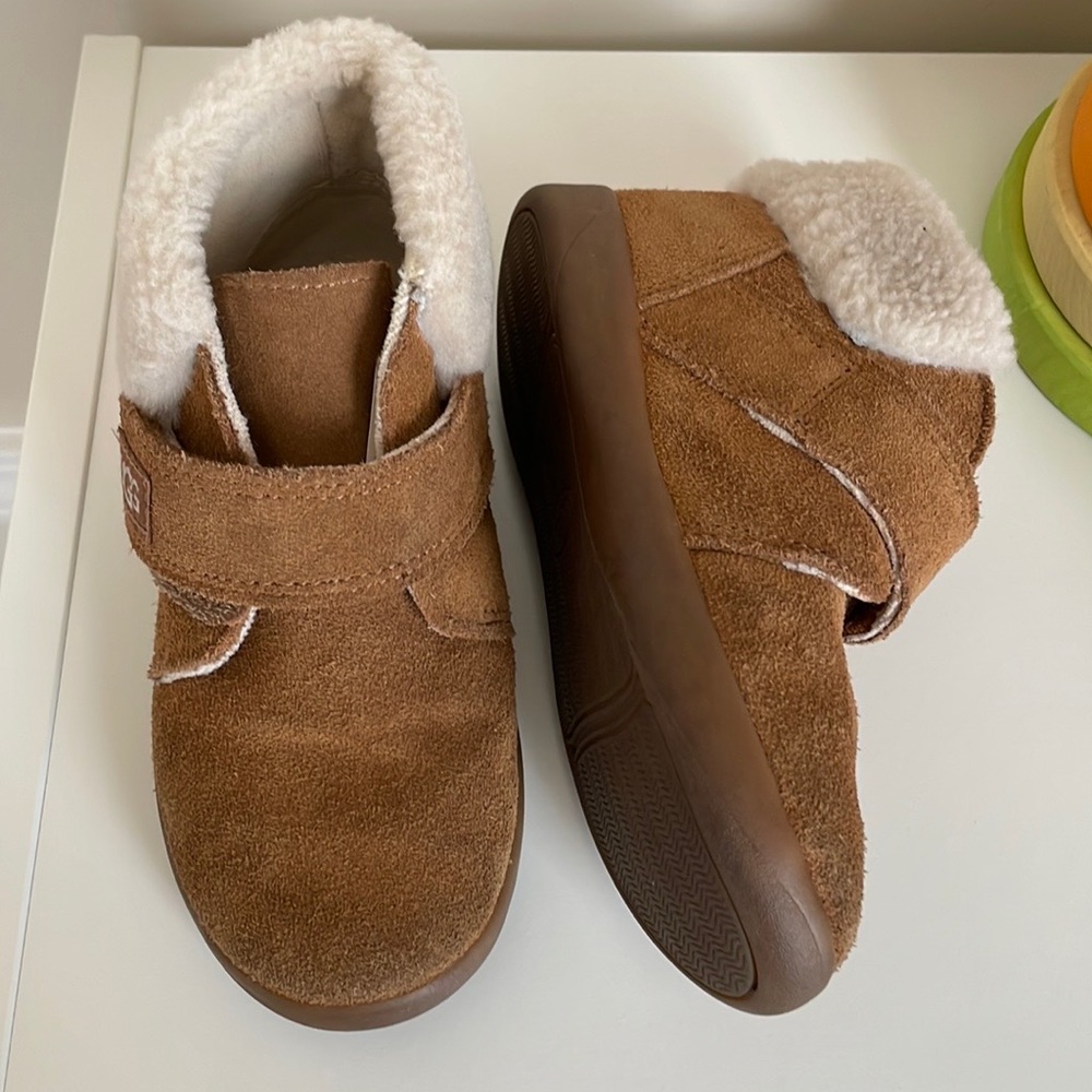 Toddler Boy Ugg shoes size 10